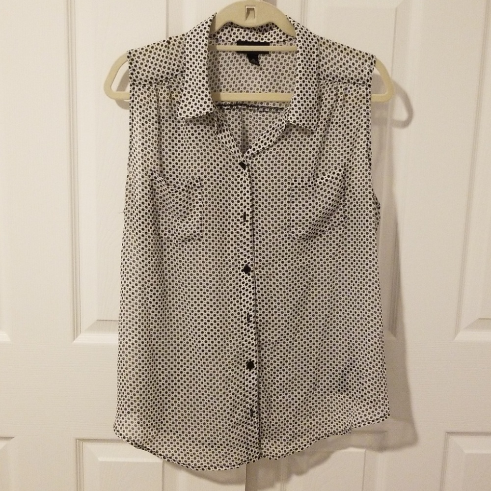 🛍 Polka Dot Sheer Button down Tank 🛍